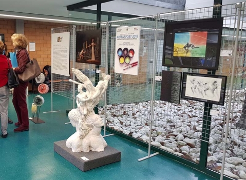 Composizioni di griglie espositive autoportanti con basi dritte