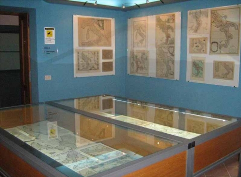 Vetrine espositive: LINEA TESTI