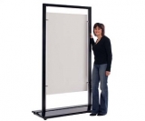 Pannello espositivo autoportante su ruote della linea Sideros cm 120x210h